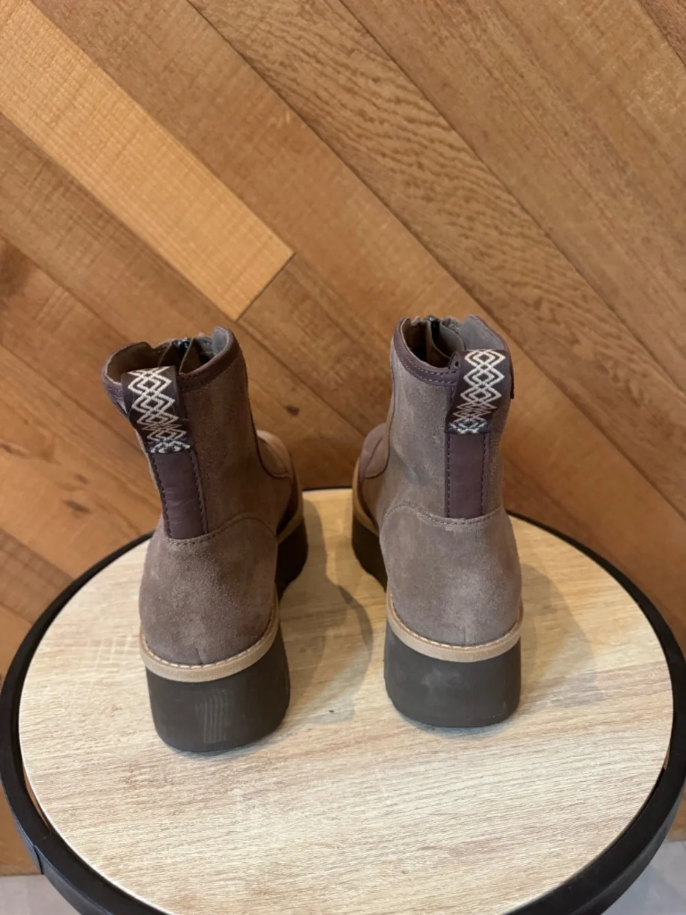 UGG CityFunc Zip Platform Boot - Hickory- SZ 9.5